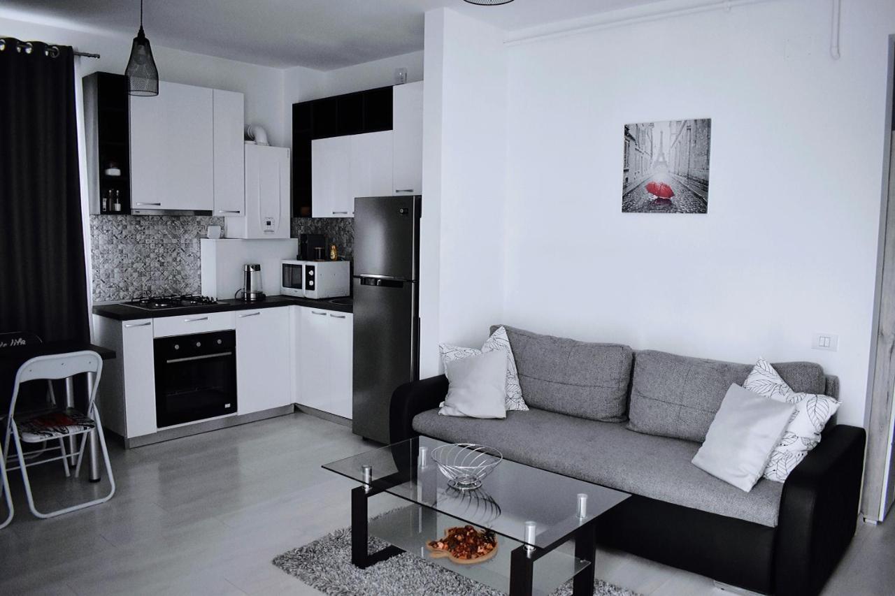 Etalon Airport Apartments オトペニ エクステリア 写真